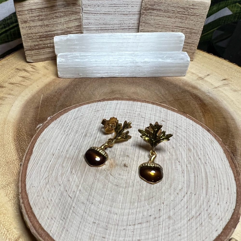 VTG| Acorn Avon Earrings 🍂 - Picture 4 of 10